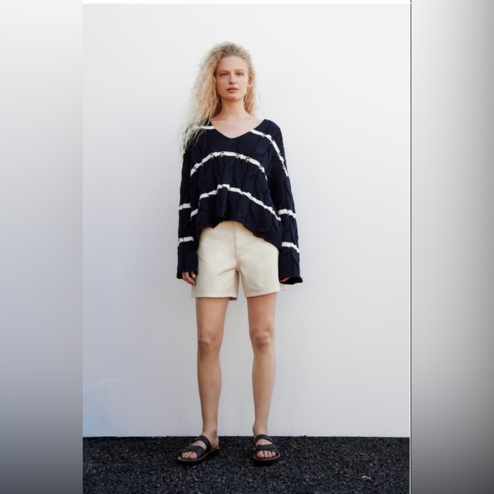 Zara women knit vneck sweater. Small. NWT!